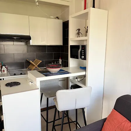 아파트 Dernier Etage Vue Avec Parking Et Piscine 앙티브