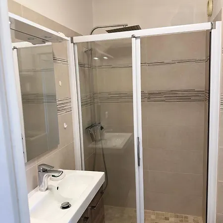 Dernier Etage Vue Avec Parking Et Piscine 앙티브