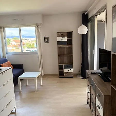 Dernier Etage Vue Avec Parking Et Piscine * 昂蒂布