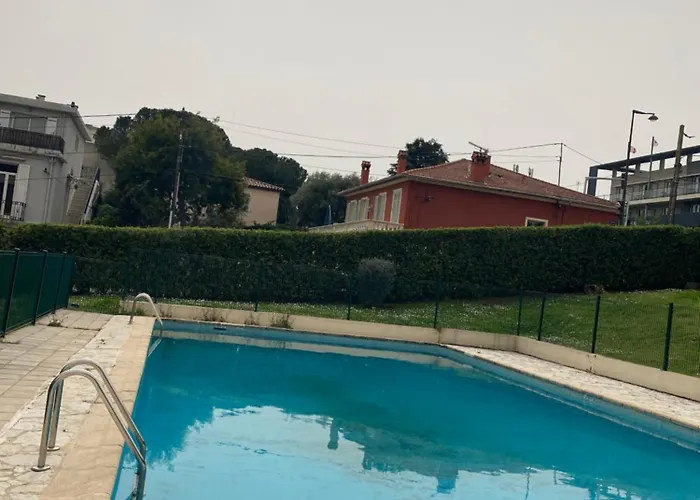 Dernier Etage Vue Avec Parking Et Piscine Daire Antibes